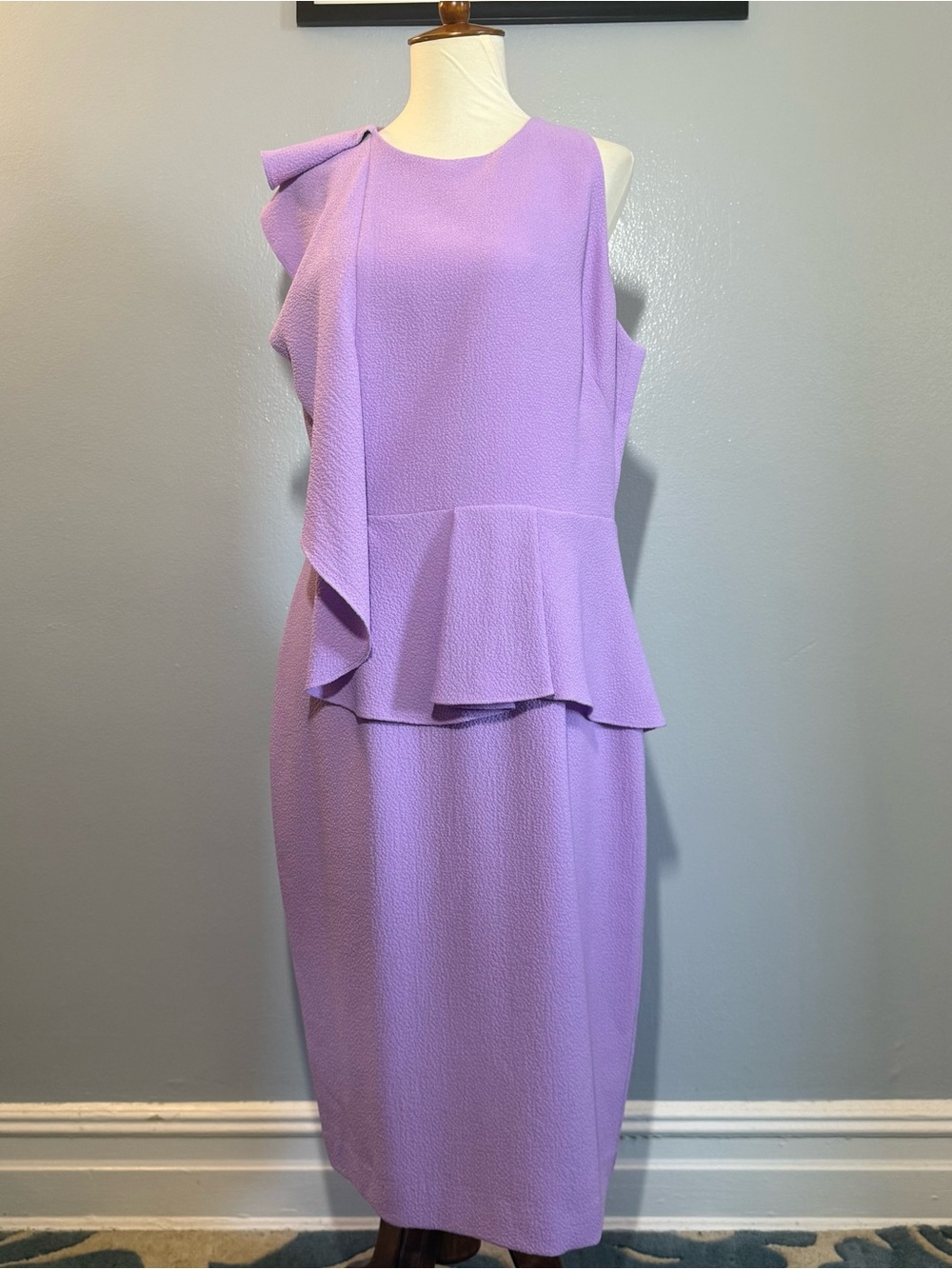 NWT Black Halo Felicia Lilac Sleeveless Ruffle Sheath Dress